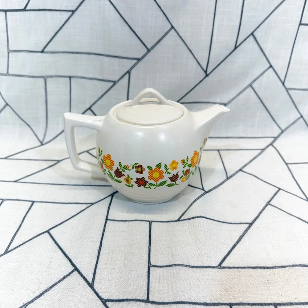 McCoy Teapot Small White Vintage Floral 40 USA Pottery Ceramic 1970s